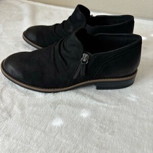 Clarks Women’s Camzin Pace Ruched Zip Ankle Booties Black Size 10M